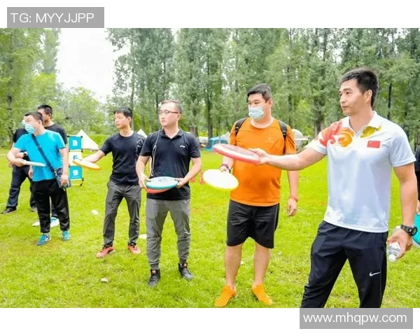 飞盘战术解析上海飞盘队的快速转换与团队协作体系探讨 飞盘战术解析上海飞盘队的快速转换与团队协作体系探讨