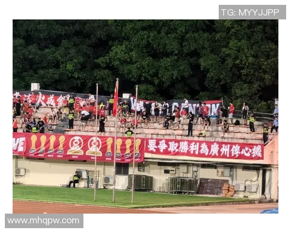广州足球队实力引发热议球迷观点与分析交锋不断 广州足球队实力引发热议球迷观点与分析交锋不断
