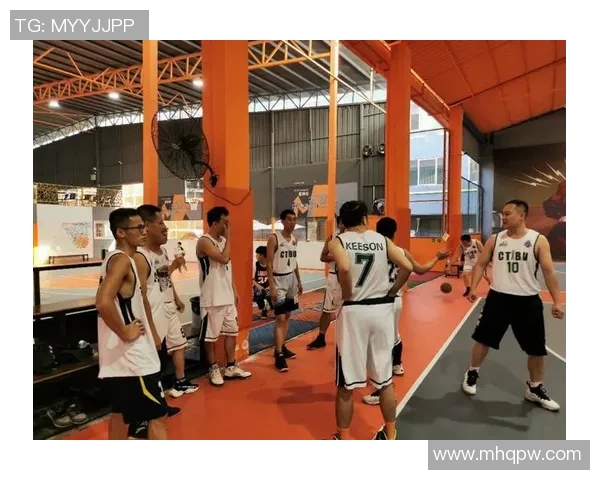 武汉篮球队与重庆篮球队赛后复盘分析力量对比及战术总结