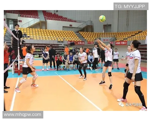 重庆排球队的灵活性揭秘:排球运动中的技巧与策略分析 重庆排球队的灵活性揭秘:排球运动中的技巧与策略分析