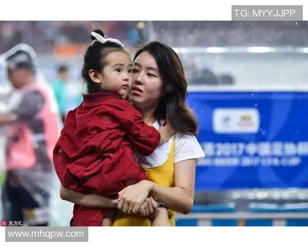 韩国明星与足球明星的精彩邂逅揭示了他们背后的友谊与合作故事 韩国明星与足球明星的精彩邂逅揭示了他们背后的友谊与合作故事