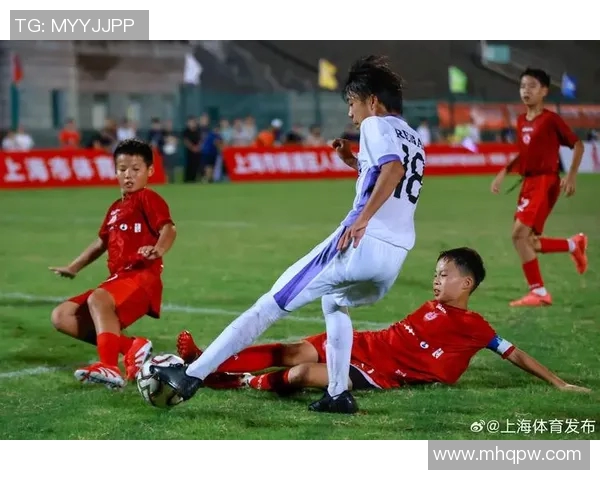 上海足球队逆袭之路揭秘：选拔赛中的拼搏与荣耀